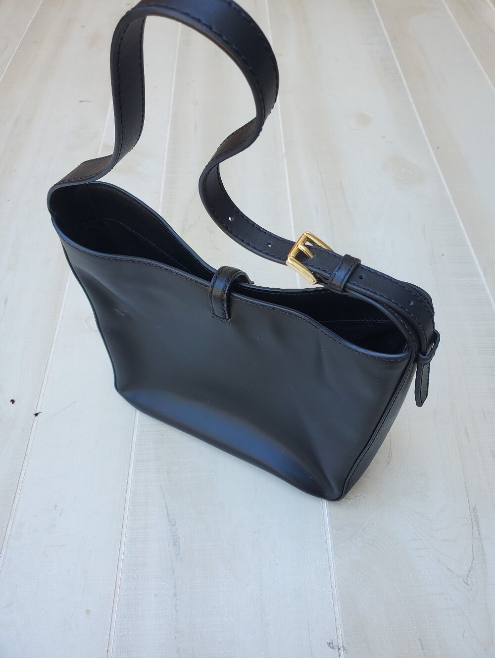 Michael Kors Lyra Leather Shoulder Bag - Picture 4 of 7